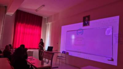 Aksaray Üniversitesi Ortaköy Meslek Yüksekokulu öğrencileri, firmalarda edindikleri deneyimleri sunumlarla