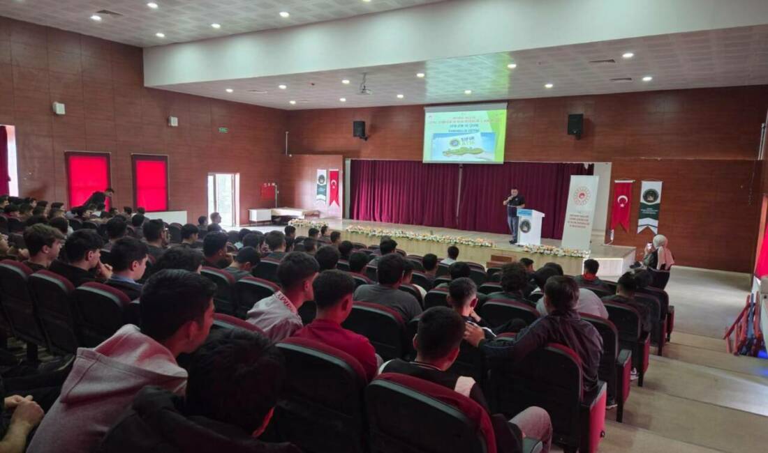 Aksaray’da “Dünya Bize Emanet” temasıyla kutlanan Çevre Haftası kapsamında öğrencilere