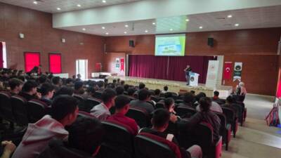 Aksaray’da “Dünya Bize Emanet” temasıyla kutlanan Çevre Haftası kapsamında öğrencilere