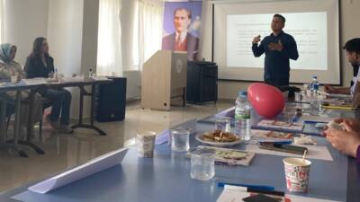 Aksaray’da düzenlenen eğitim programında, afet ve kriz durumlarında bireylere doğru
