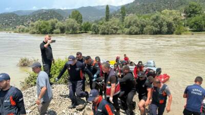 Tokat'ın Erbaa ilçesinde Kelkit Çayı'na düşerek kaybolan iki kişiden Oğuz