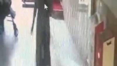  Eskişehir’de camiden çıkan ve bir süre yardım bahanesiyle eşlik ettiği