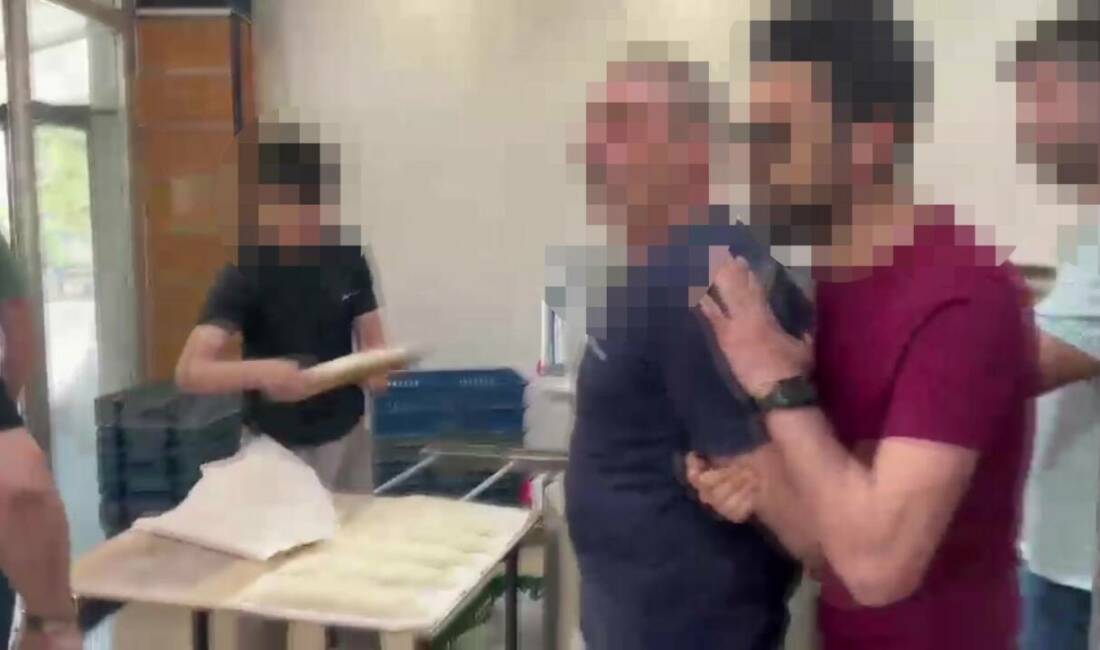 8 ayrı suçtan aranan ve 24 yıl hapis cezası bulunan firari ekmek fırınında yakalandı Kocaeli'de 8 ayrı suçtan toplam 24 yıl kesinleşmiş hapis cezası