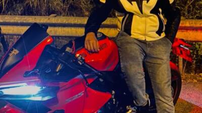 Antalya'da kontrolden çıkan motosikletin bariyerlere çarpması sonucu meydana gelen kazada