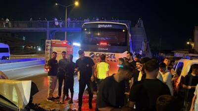 Bursa'da iddiaya göre alkollü otomobil sürücüsü, seyir halindeki servis otobüsüne