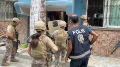 Mersin'in Erdemli ilçesinde bir şahıstan altın zincir ve 3 bin