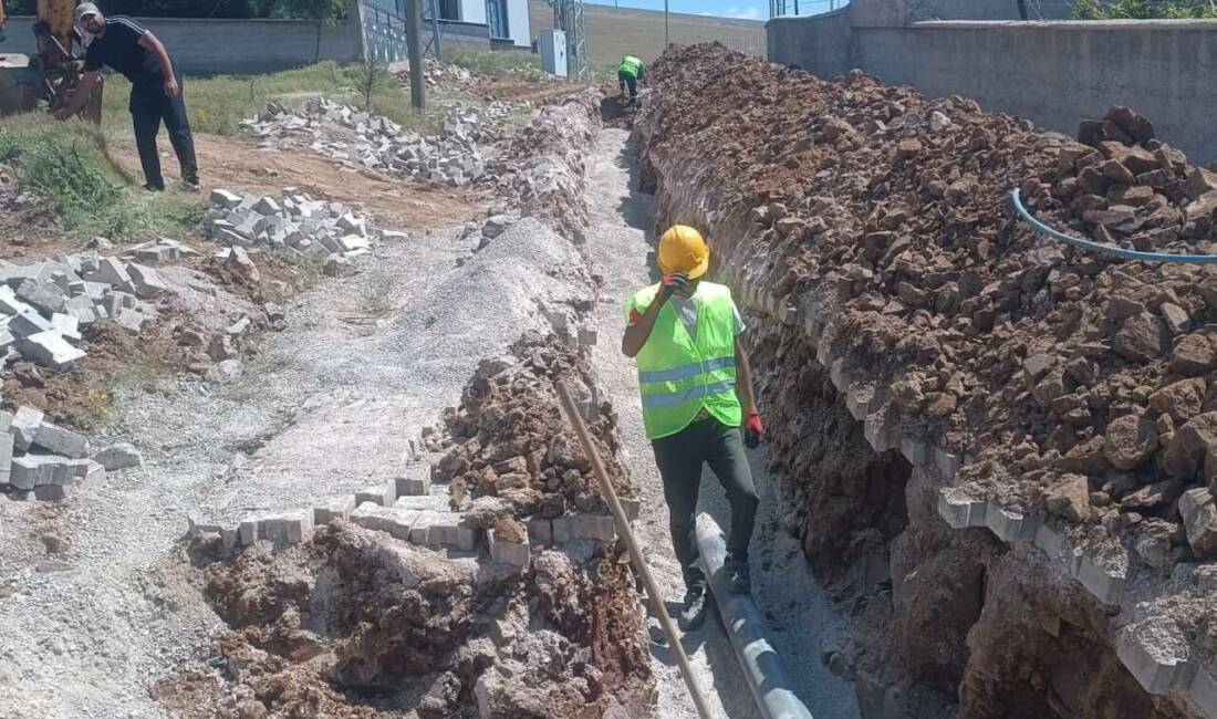 Akmezar Köyü’nde içme suyu seferberliği: 27 kilometrelik yeni hat yapılıyor Aksaray’ın Gülağaç ilçesine bağlı Akmezar köyünde, ekonomik ömrünü tamamlayan içme