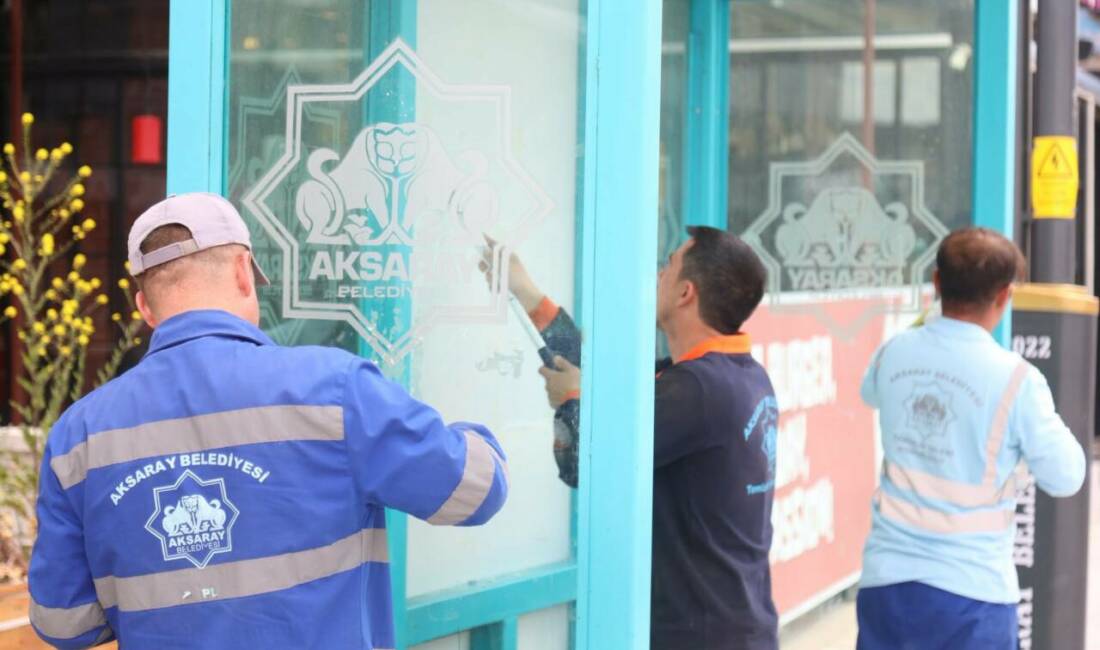 Aksaray’da duraklara temizlik seferberliği başlatıldı Aksaray Belediyesi, her gün binlerce kişinin kullandığı otobüs duraklarında kapsamlı