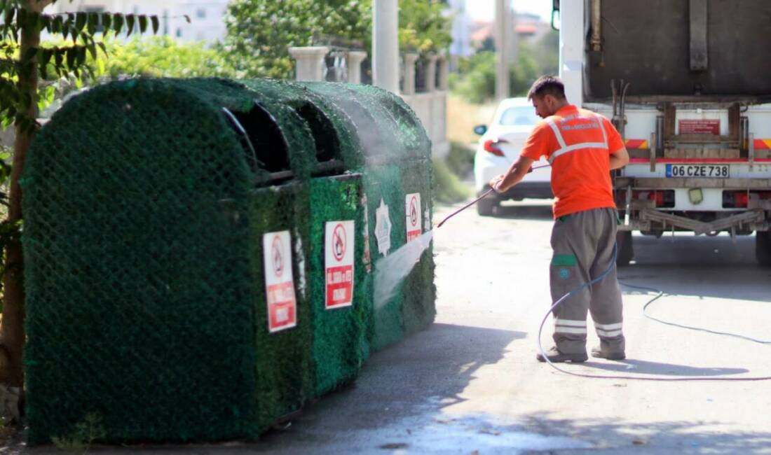 Aksaray’da yaz öncesi yoğun temizlik seferberliği Aksaray Belediyesi, yaz ayları öncesinde şehir genelinde konteyner ve çimçit