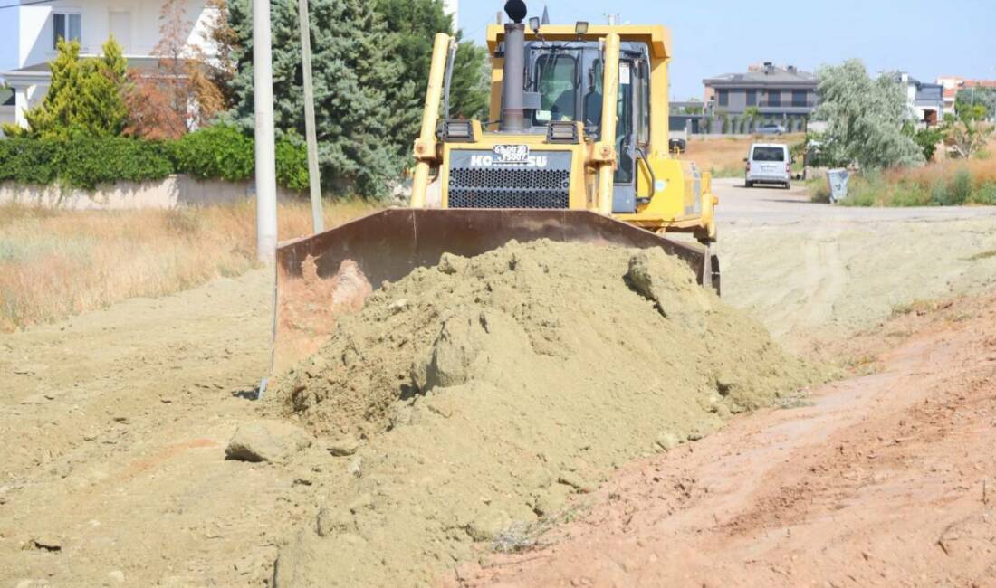 Aksaray Belediyesi, Cumhuriyet Mahallesi’nde yürüttüğü yol açım çalışmalarıyla ulaşımı daha
