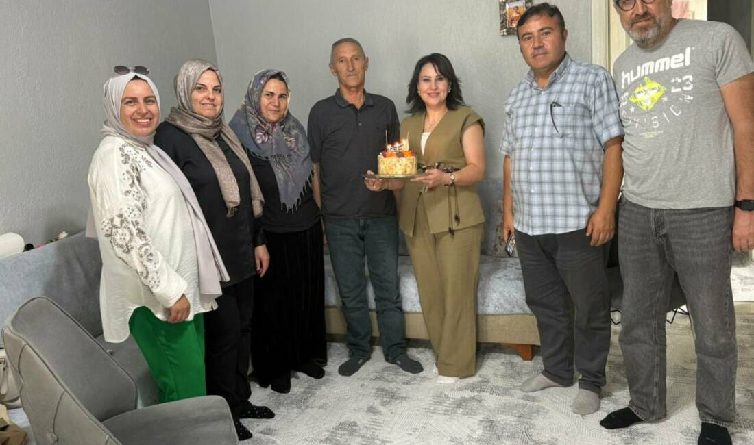 Aksaray Beyazay Derneği, Babalar Günü’nde engelli çocuklarına büyük özveriyle bakan