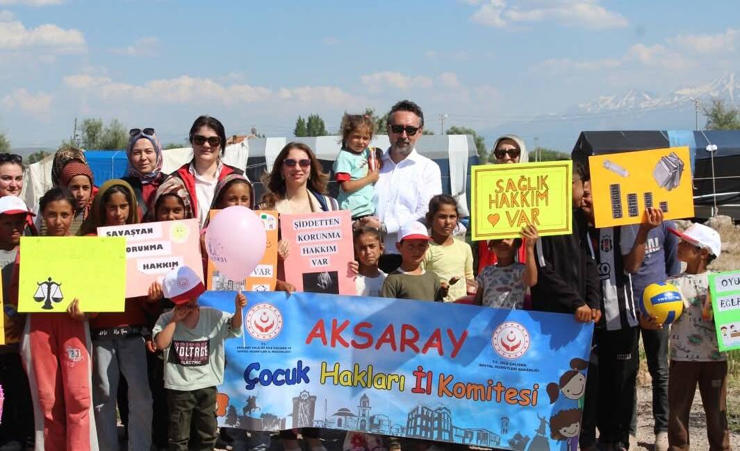 Aksaray’da çocuk işçiliğine karşı farkındalık etkinliği: Çocuklar doyasıya eğlendi 12 Haziran Dünya Çocuk İşçiliğiyle Mücadele Günü kapsamında Aksaray’da düzenlenen