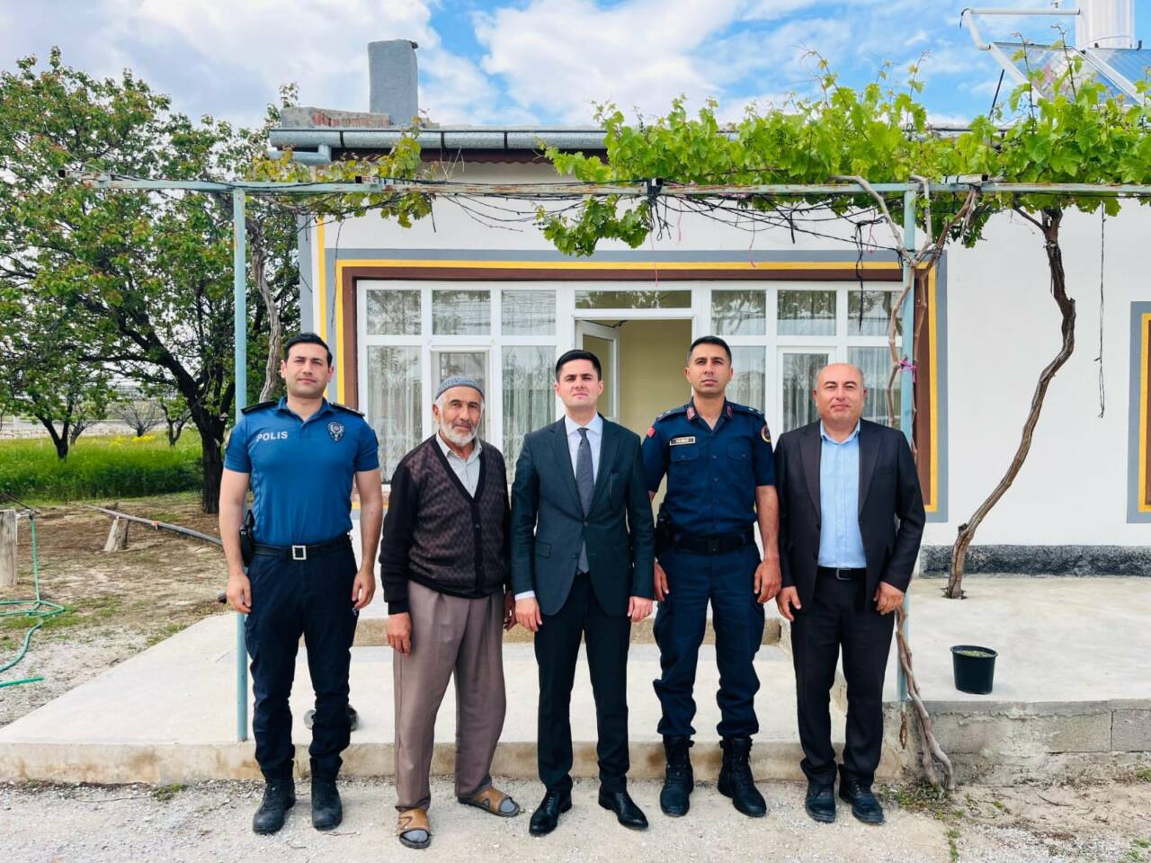 Kurban Bayramı kapsamında Eskil’de şehit aileleri ve gazi ziyaret edilerek