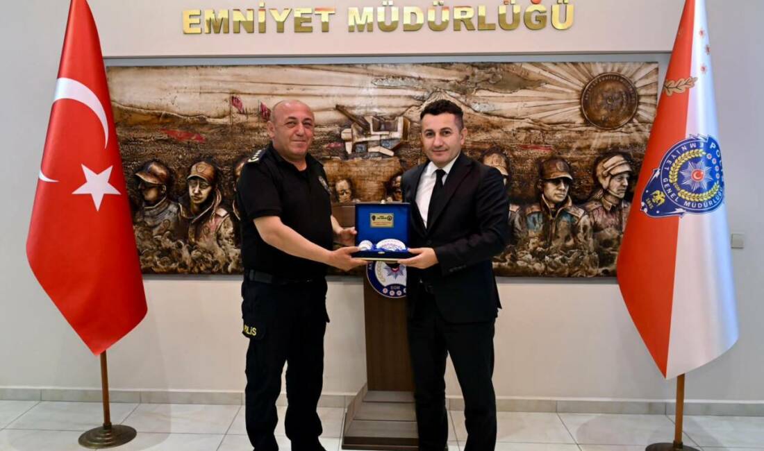Aksaray’da veda ziyareti: Kritik görev değişiklikleri sonrası duygusal buluşma Mülki İdare Amirleri Yer Değiştirme Kararnamesi kapsamında görev yerleri değişen