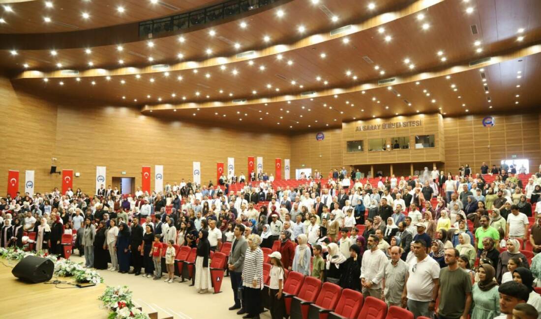 ASÜ İlahiyat Fakültesinde ilim yolculuğu mezuniyetle taçlandı Aksaray Üniversitesi (ASÜ) İlahiyat Fakültesinde mezuniyet heyecanı yaşandı. ASÜ Konferans