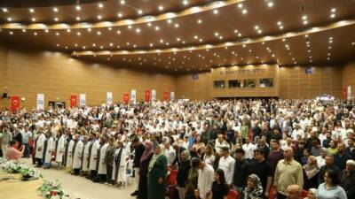 Aksaray Üniversitesi (ASÜ) Eğitim Fakültesinde mezuniyet coşkusu yaşandı. ASÜ Konferans