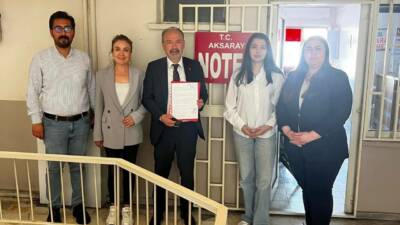 CHP Aksaray teşkilatından kurultay delegeleri, olağanüstü kurultay talebiyle noterde imza