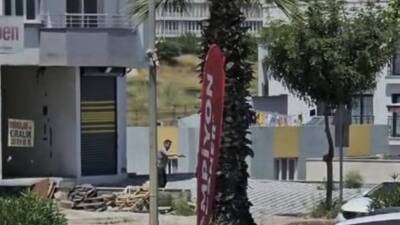 Adana'da emekli polisin kendisine döner bıçağı ile saldıran oğlunu öldürdüğü