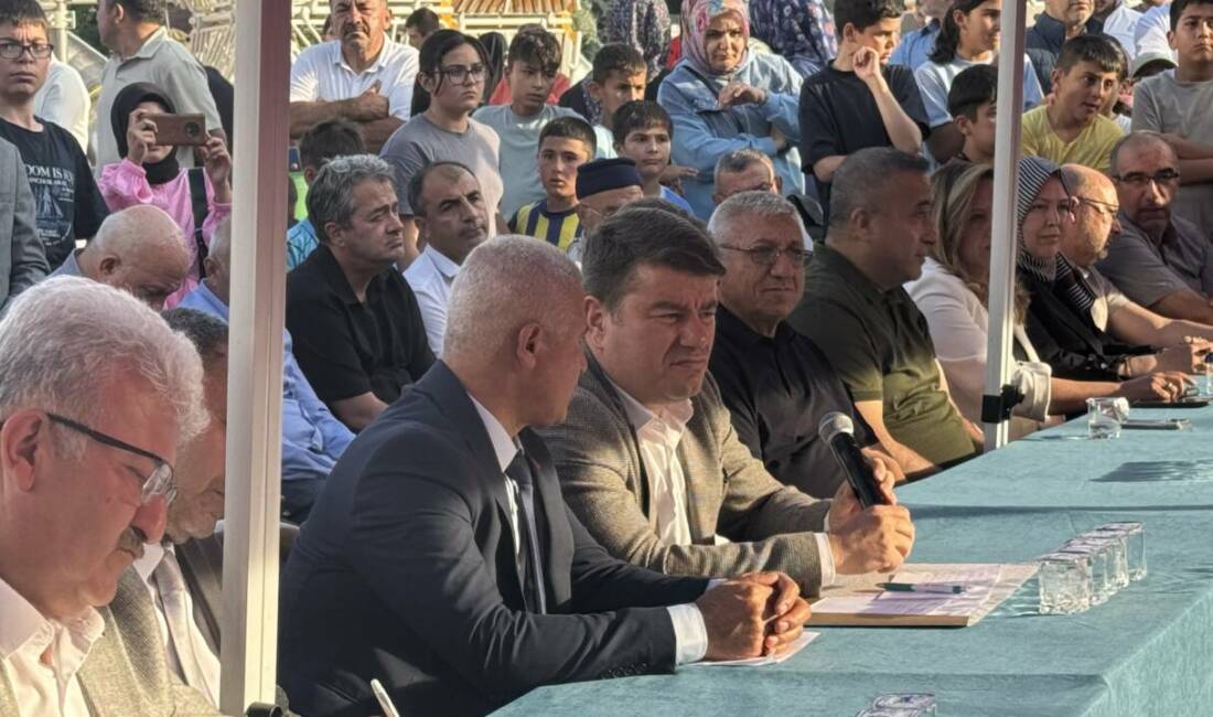 Paşaçık Mahallesi’nde talepler masaya yatırıldı! Aksaray Belediyesi’nin Paşaçık Mahallesi’nde düzenlediği Mahalle Meclisi Toplantısı’nda vatandaşlar ulaşım,