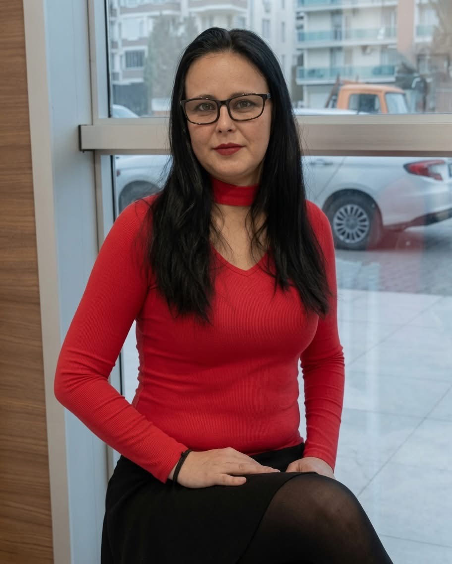 Kezzap attığı eski eşi öldü, kızı yaşam savaşı veriyor.