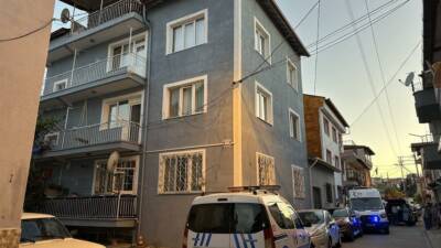 Uşak'ta evinin balkonundan zemine düşen kadın hayatını kaybetti.