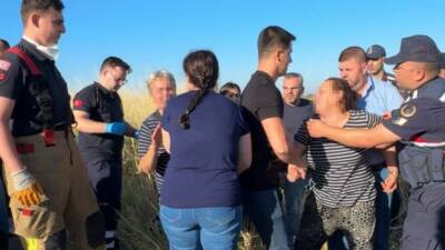 Edirne'de sulama kanalında cansız bedeni bulunan motosiklet sürücüsünün cenazesi başında,