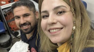 Malatya'nın Pütürge ilçesinde doğum sancıları başlayan hamile kadın, hastaneye sevk