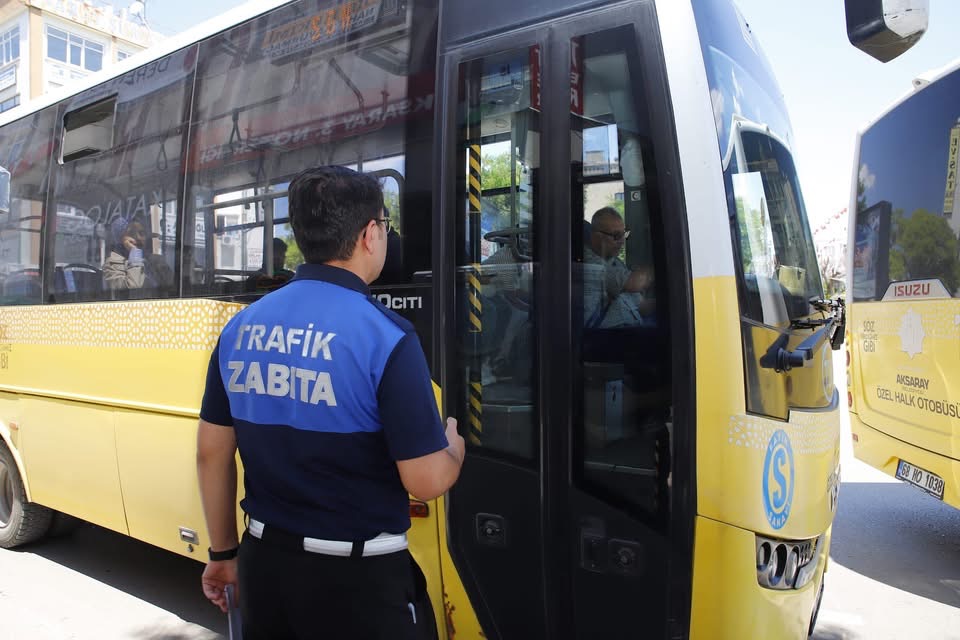 Aksaray Belediyesi Zabıta ekipleri, halk