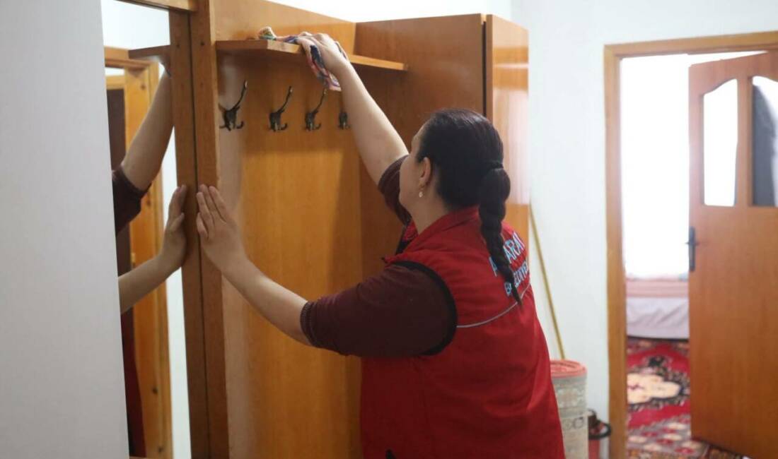 Aksaray Belediyesi evde bakım ve temizlik hizmetleriyle vatandaşların yanında Aksaray Belediyesi, sosyal belediyecilik çalışmaları kapsamında evde bakım ve temizlik