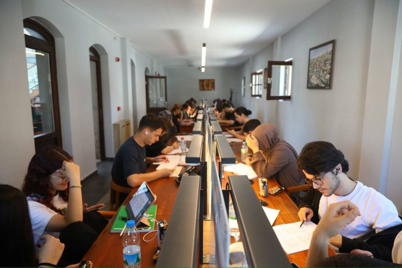 Aksaray Belediyesi’nin “okuyan şehir” vizyonuyla hizmete sunduğu Nuri Yazıcı Kitap
