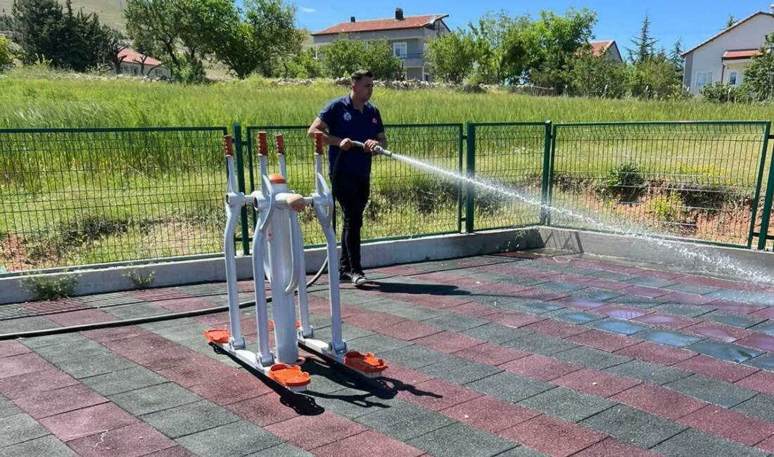 Sultanhanı Ortaokulu tarafından düzenlenen kermes programı, ilçe protokolü, öğrenciler, öğretmenler