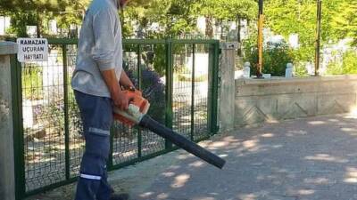 Ortaköy Belediyesi, ilçe genelinde yürüttüğü kaldırım ve yol temizlik çalışmalarıyla