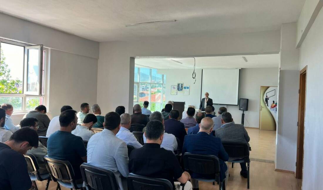 Ortaköy İlçe Müftülüğü tarafından düzenlenen seminerde, yaz Kur’an kurslarında görev