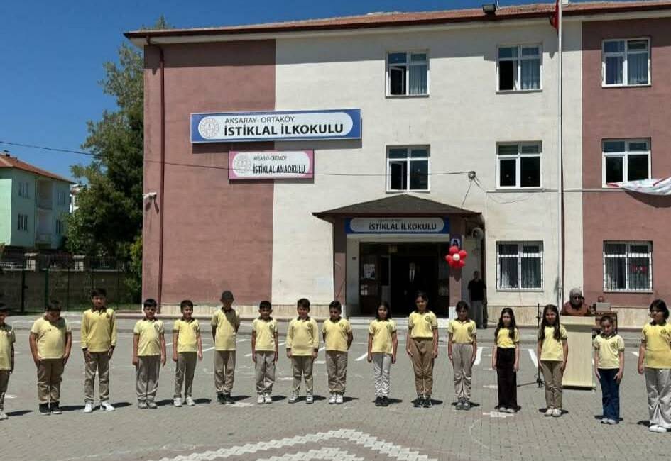 Özel gereksinimli öğrencilerden anlamlı yıl sonu etkinliği Ortaköy Kaymakamı Ahmet Karatepe, İstiklal İlköğretim Okulu özel gereksinimli öğrencileri
