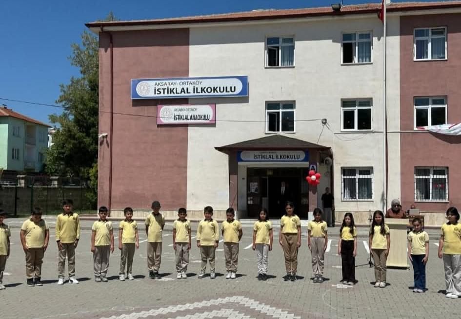 Ortaköy Kaymakamı Ahmet Karatepe, İstiklal İlköğretim Okulu özel gereksinimli öğrencileri