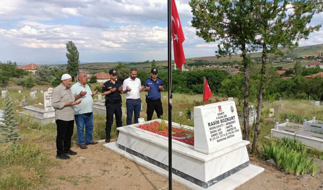 Ağaçören’de şehitlere vefa; Mezarı başında anıldı Ağaçören’de, şehadet yıl dönümleri dolayısıyla Piyade Uzman Çavuş İsmail Yüksel