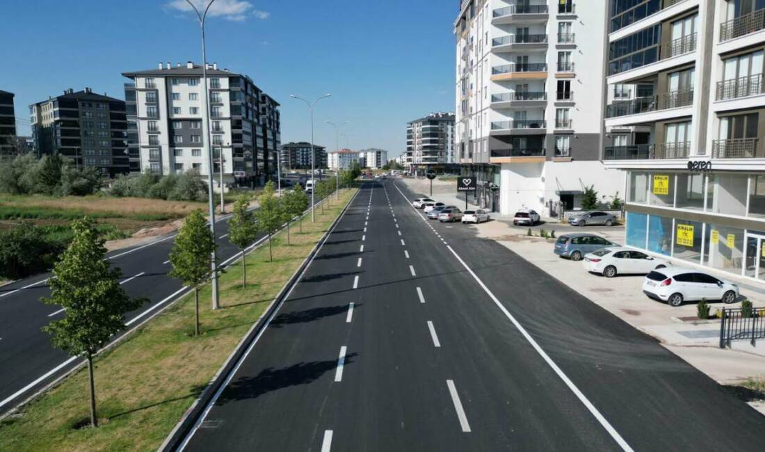 Aksaray Belediyesi, Tacin Mahallesi 11. Cadde’de sıcak asfalt ve yol