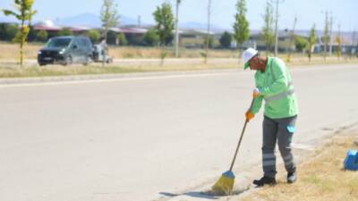 Aksaray Belediyesi, cadde ve sokaklarda yürüttüğü temizlik çalışmalarıyla daha sağlıklı