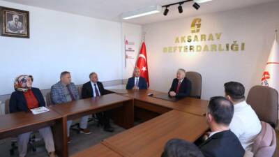 Aksaray Valisi Murat Duru, Aksaray Defterdarlığı’nı ziyaret ederek yürütülen çalışmalar