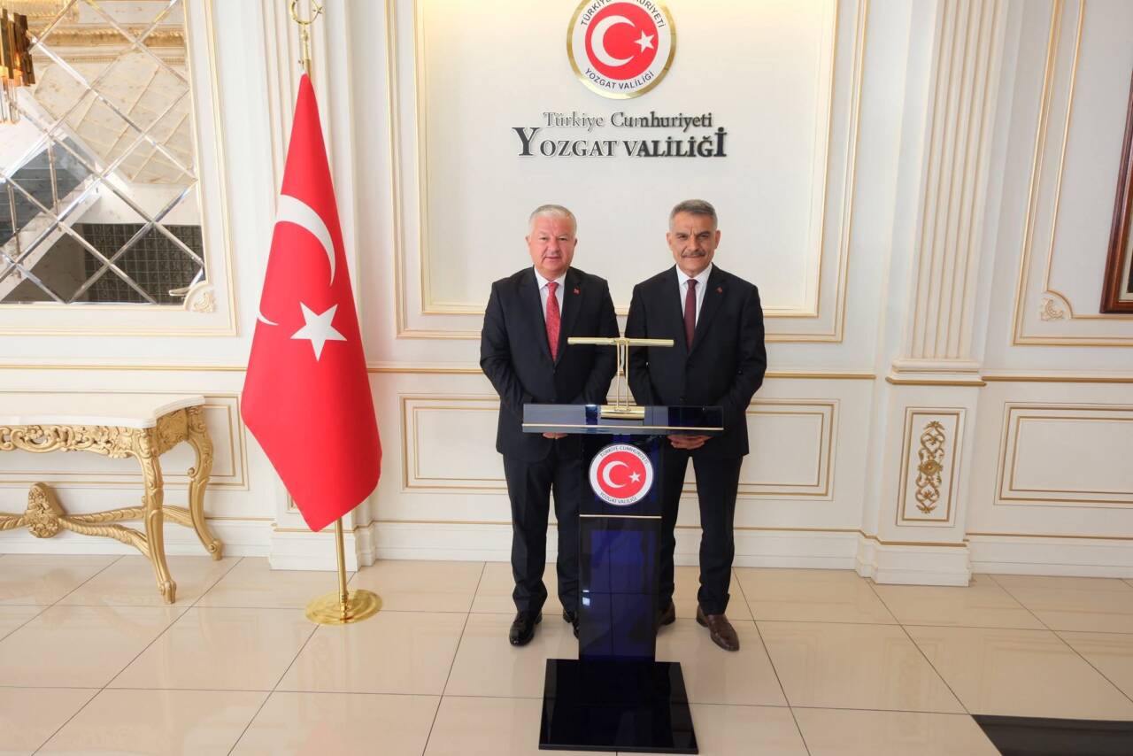 Aksaray Valisi Murat Duru, Yozgat Valisi Mehmet Ali Özkan’ı makamında