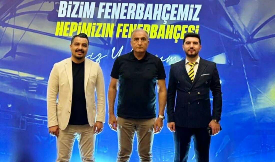 Aksaray Fenerbahçeliler Derneği yöneticileri Tamer Kargın, Sami değirmenci ve Emre