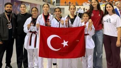 Kişinev’de düzenlenen uluslararası taekwondo turnuvasında Aksaraylı sporcular 5’te 4 yaparken