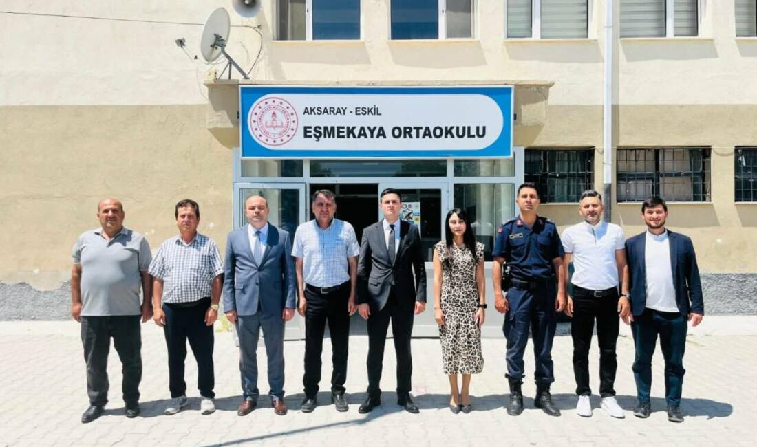 Eskil’de Kaymakam ziyaretleri sürüyor Eskil Kaymakamı Taha Soydaş, köy ve mahalle ziyaretleri kapsamında sahaya