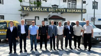AK Parti heyeti Sağlık Beldesi’nde vatandaşlarla buluştu. Ziyarette altyapı ve