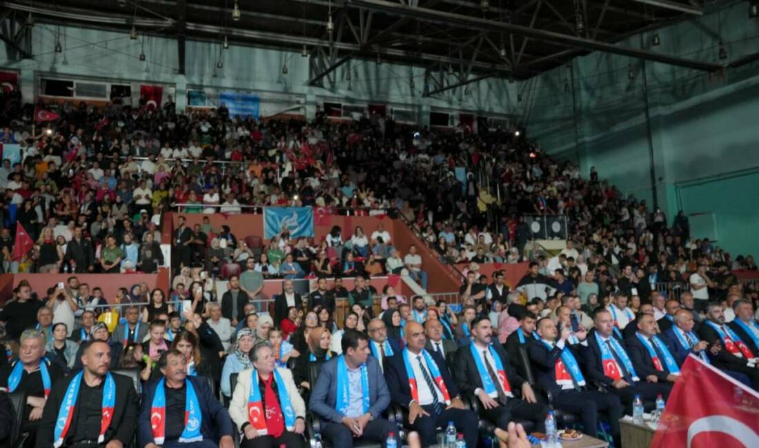 Türk Gençlik Şölenine rekor katılım! Aksaray Ülkü Ocakları İl Başkanı İhsan Serdar Kolbaşı’nın öncülüğünde Aksaray