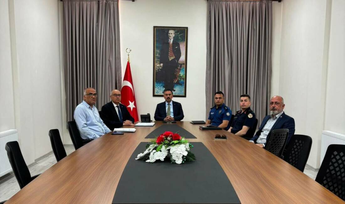 Sultanhanı’nda LGS Öncesi Koordinasyon Toplantısı Yapıldı Sultanhanı Kaymakamı Bilal Göksun başkanlığında, hafta sonu gerçekleştirilecek Liselere Geçiş