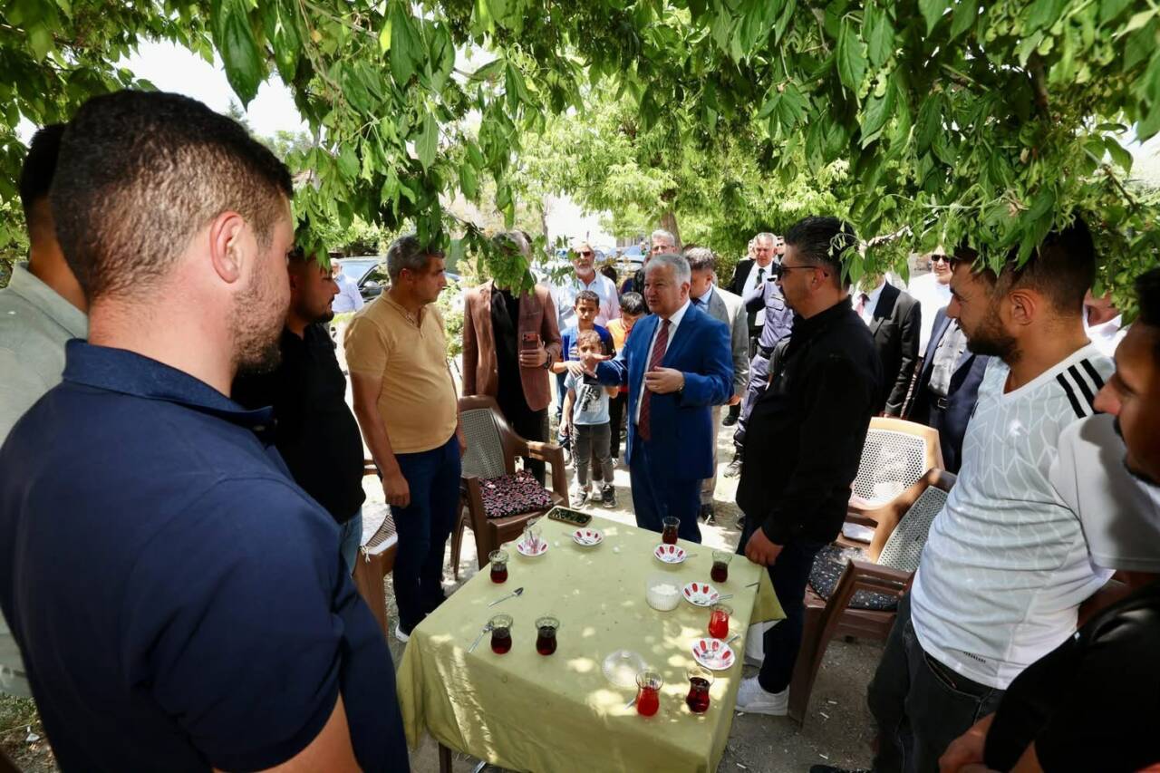 Aksaray Valisi Murat Duru, Bağlıkaya beldesinde vatandaşlar ve muhtarlarla bir