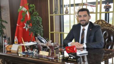ASKON Aksaray İl Başkanı Hasan Dağ, hasat öncesi çiftçilere ürünlerini