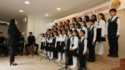 Sarıyahşi Kaymakamlığı himayelerinde kurulan Çocuk Korosu tarafından düzenlenen konser programı,