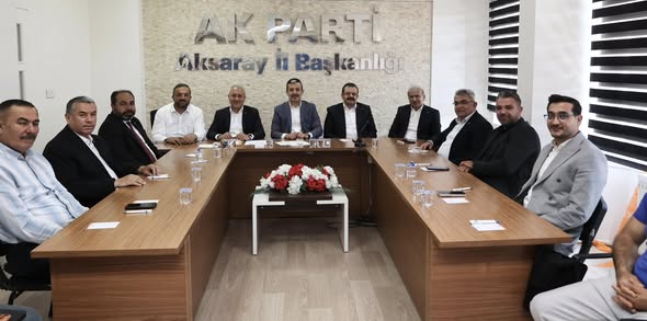 AK Parti Aksaray İl Başkanlığı’nda, İl Başkanı Hamza Aktürk başkanlığında